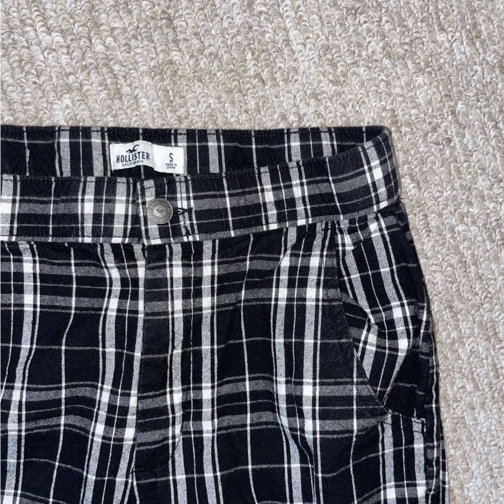 Hollister plaid pant. Size S